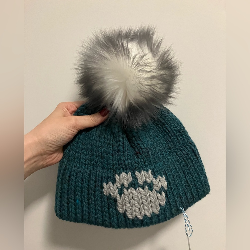New! Child size paw print knit toque
